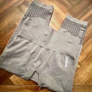 Medium 3/4 length gymshark leggings